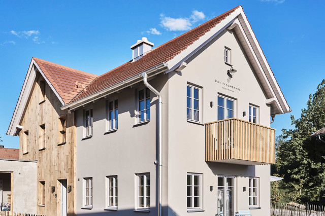 Das Flachshaus Ferienhaus - Sonniges Ferienhaus mit modernem Holzbalkon und roten Solardachziegeln (Photo 52)